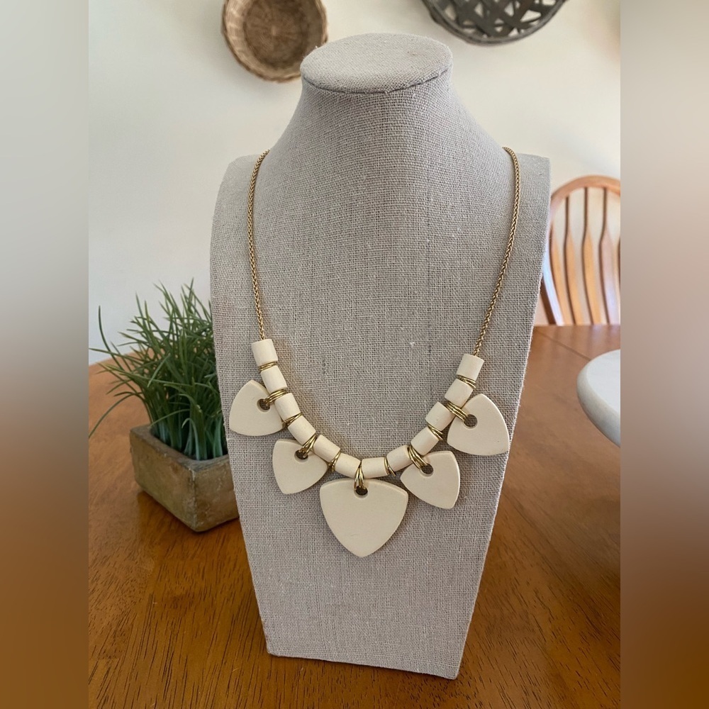 Handmade/Hand crafted polymer Clay statement necklace in ivory and gold - Picture 4 of 4